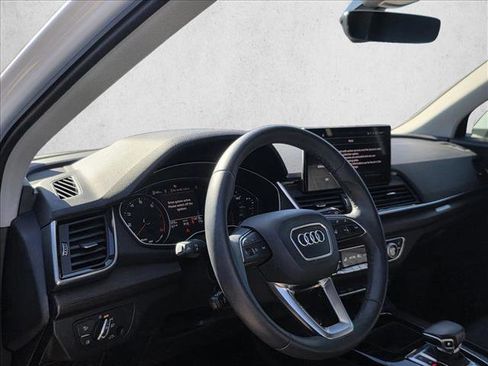Used 2023 Audi Q5 2.0T Premium w/ Convenience Package image 13