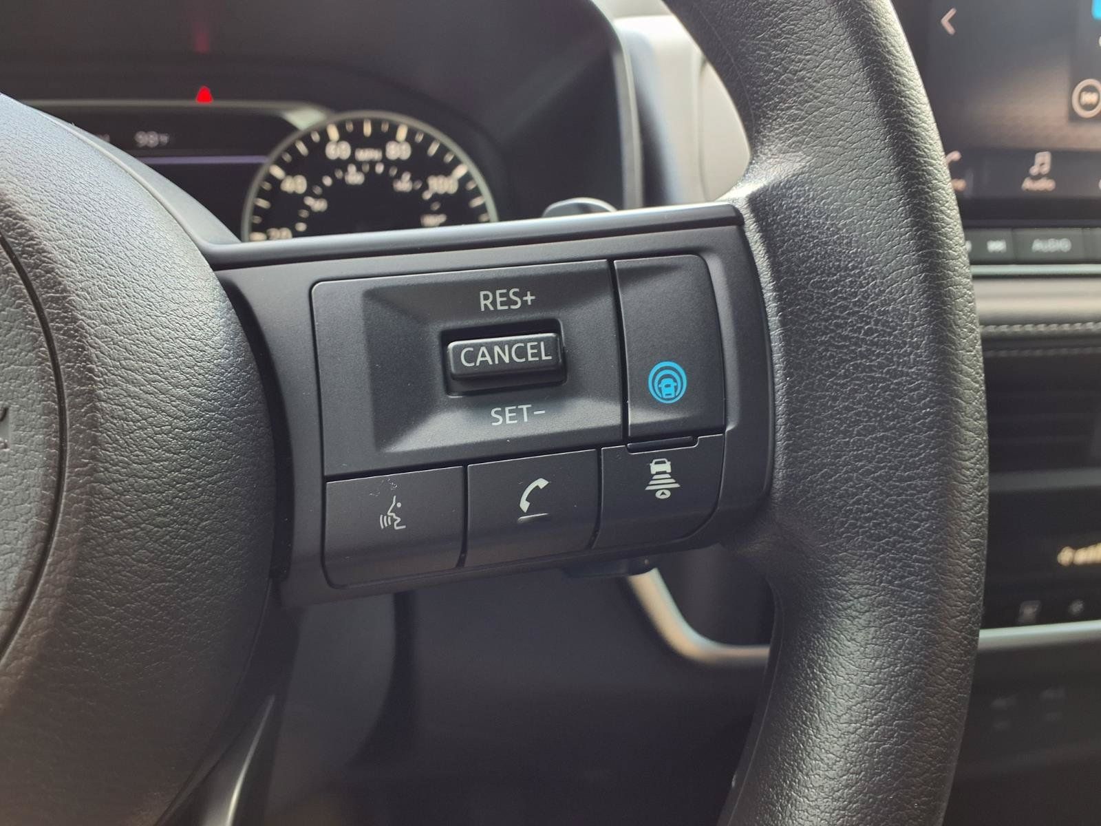 Used 2024 Nissan Rogue SV FWD image 15