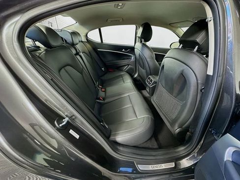 Certified 2025 Genesis G70 2.5T image 27