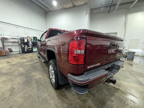 Used 2015 GMC Sierra 2500 Denali image 4