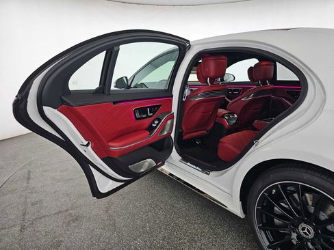 New 2025 Mercedes-Benz S 580 4MATIC Sedan image 16