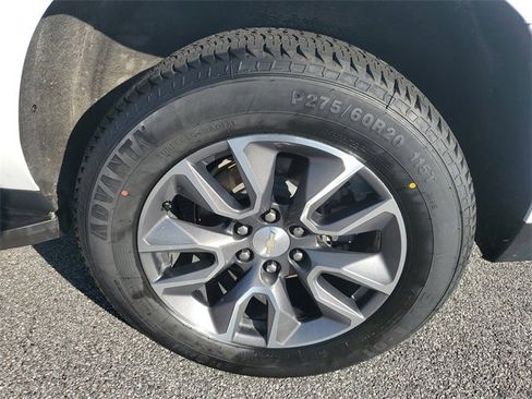 Used 2021 Chevrolet Suburban LT w/ Rear Media and Nav Package image 7