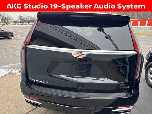 Used 2024 Cadillac Escalade Premium Luxury image 4