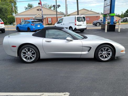 Used 2001 Chevrolet Corvette Convertible w/ Preferred Equipment Group1 RWD image 4