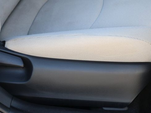 Used 2020 Toyota Corolla LE image 26