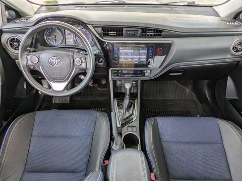 Used 2018 Toyota Corolla SE w/ SE Premium Package FWD image 10