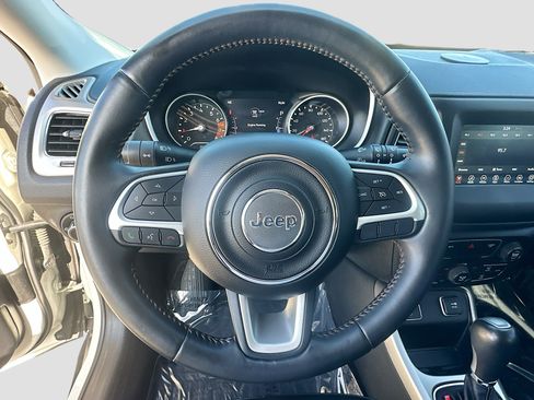 Used 2018 Jeep Compass Latitude w/ Popular Equipment Group image 11