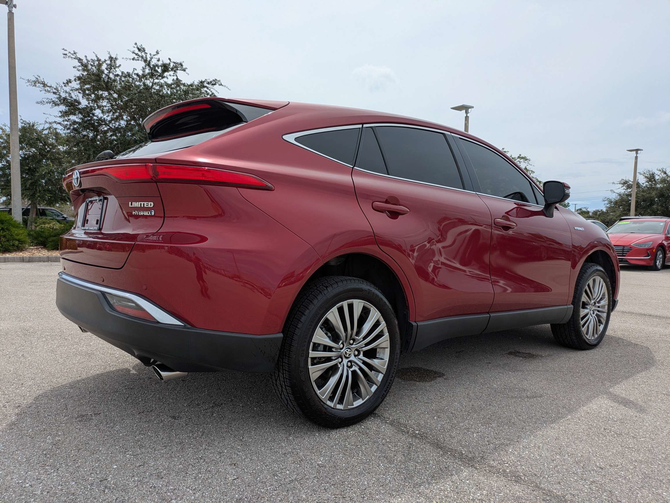 Used 2021 Toyota Venza Limited AWD/4WD image 4