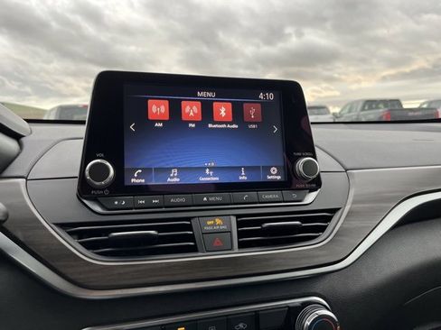 Used 2024 Nissan Altima 2.5 SV image 38