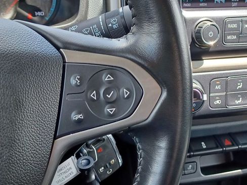 Used 2018 Chevrolet Colorado Z71 AWD/4WD image 18