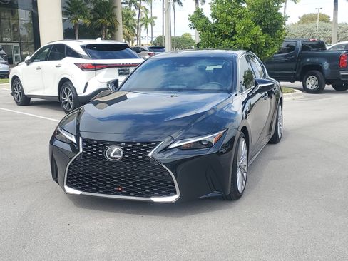 Used 2025 Lexus IS 300 w/ Premium Package image 4
