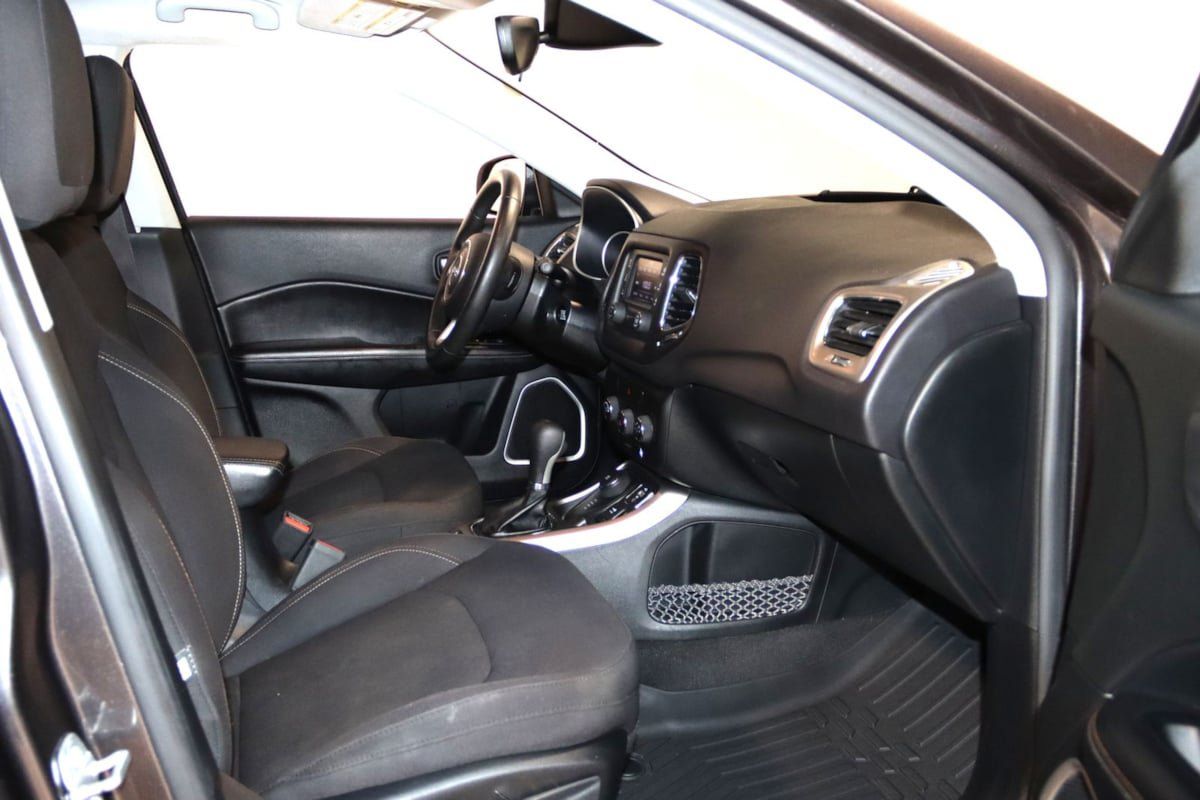 Used 2018 Jeep Compass Sport AWD/4WD image 47