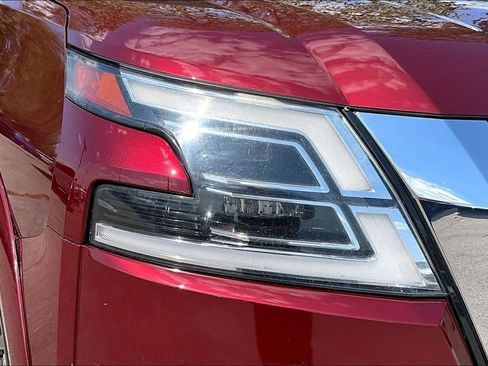 Used 2022 Nissan Armada Platinum w/ Captain's Chairs Package RWD image 40