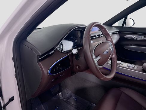 Used 2023 Genesis GV70 2.5T w/ Advanced Package image 23