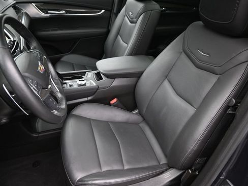 Used 2023 Cadillac XT5 Sportv w/ Technology Package AWD/4WD image 12