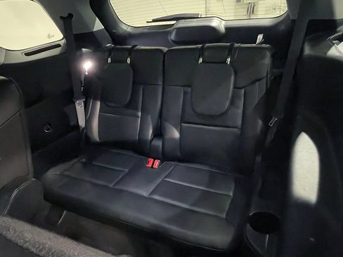 Used 2022 Ford Explorer XLT w/ Equipment Group 202A AWD/4WD image 19