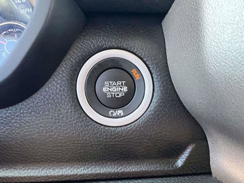 Certified 2021 RAM 1500 Laramie image 30