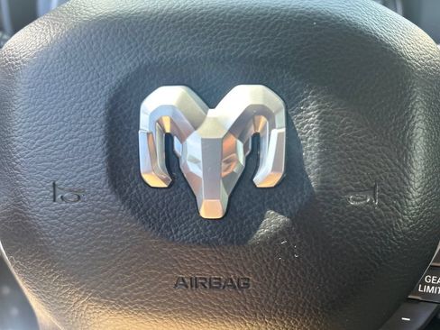 Used 2022 RAM 1500 Laramie AWD/4WD image 21