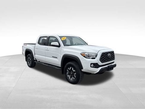 Used 2020 Toyota Tacoma TRD Off-Road w/ Blackout Package image 8