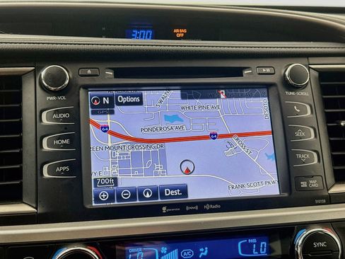 Used 2016 Toyota Highlander XLE AWD/4WD image 13
