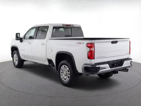 Used 2025 Chevrolet Silverado 2500 LT AWD/4WD image 4