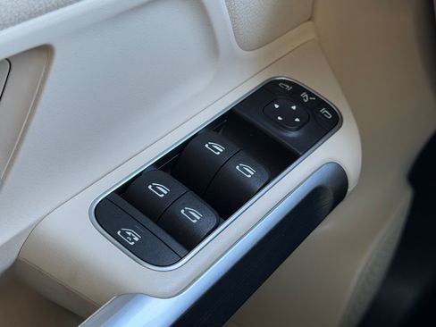 Used 2021 Mercedes-Benz GLB 250 image 28