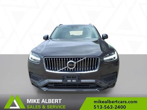 Used 2023 Volvo XC90 B5 Core AWD/4WD image 2