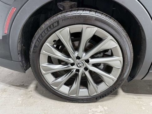 Used 2023 Toyota Crown w/ Advanced Technology Package image 7