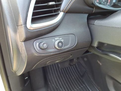 Used 2020 Chevrolet Trax LS FWD image 8
