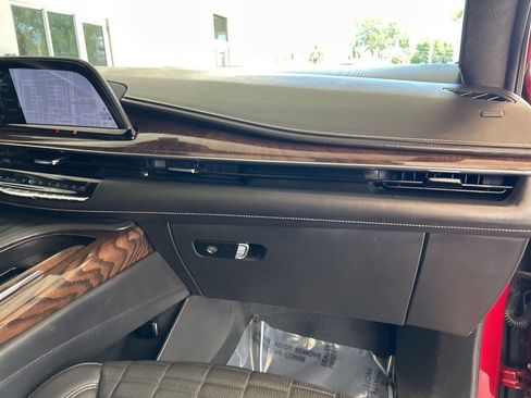Used 2021 Cadillac Escalade Sport Platinum RWD image 26