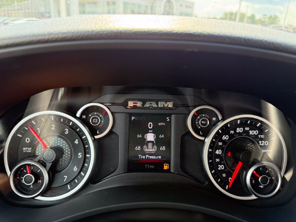 New 2027 RAM 2500 Tradesman w/ Chrome Appearance Group AWD/4WD image 15