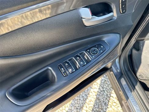 Used 2023 Hyundai Santa Fe Limited image 19