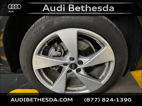 Certified 2025 Audi Q5 Premium Plus w/ Premium Plus AWD/4WD image 9