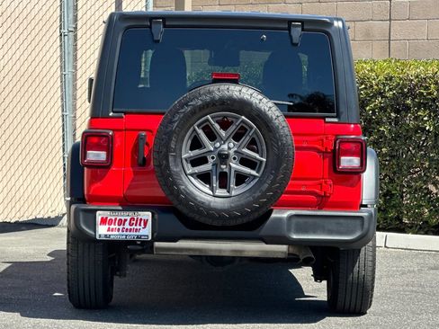 Used 2025 Jeep Wrangler Unlimited Sport AWD/4WD image 5