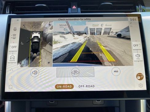 Used 2025 Land Rover Discovery Sport Dynamic SE image 24