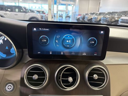 Used 2021 Mercedes-Benz GLC 300 4MATIC image 23