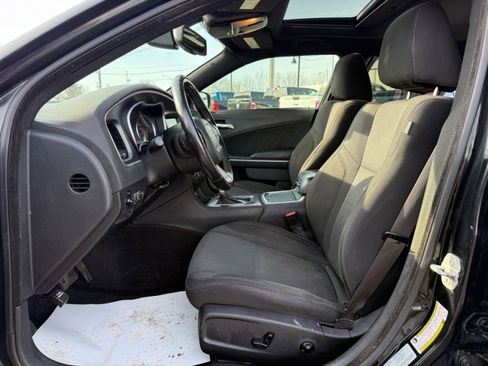 Used 2016 Dodge Charger SXT image 10