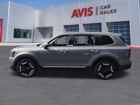 Used 2025 Kia Telluride S FWD image 10