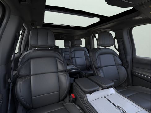 New 2026 Lincoln Navigator Reserve AWD/4WD image 10