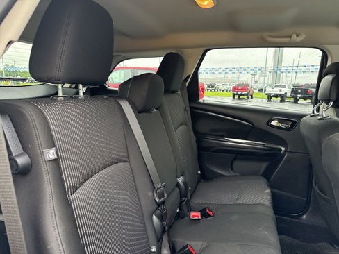 Used 2020 Dodge Journey SE FWD image 15