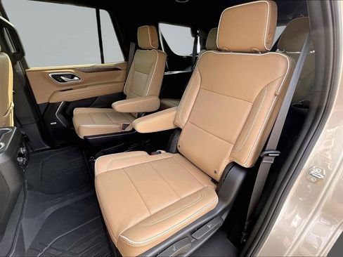 Used 2024 Chevrolet Tahoe Premier AWD/4WD image 25