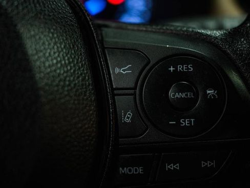 Used 2022 Toyota RAV4 LE image 17