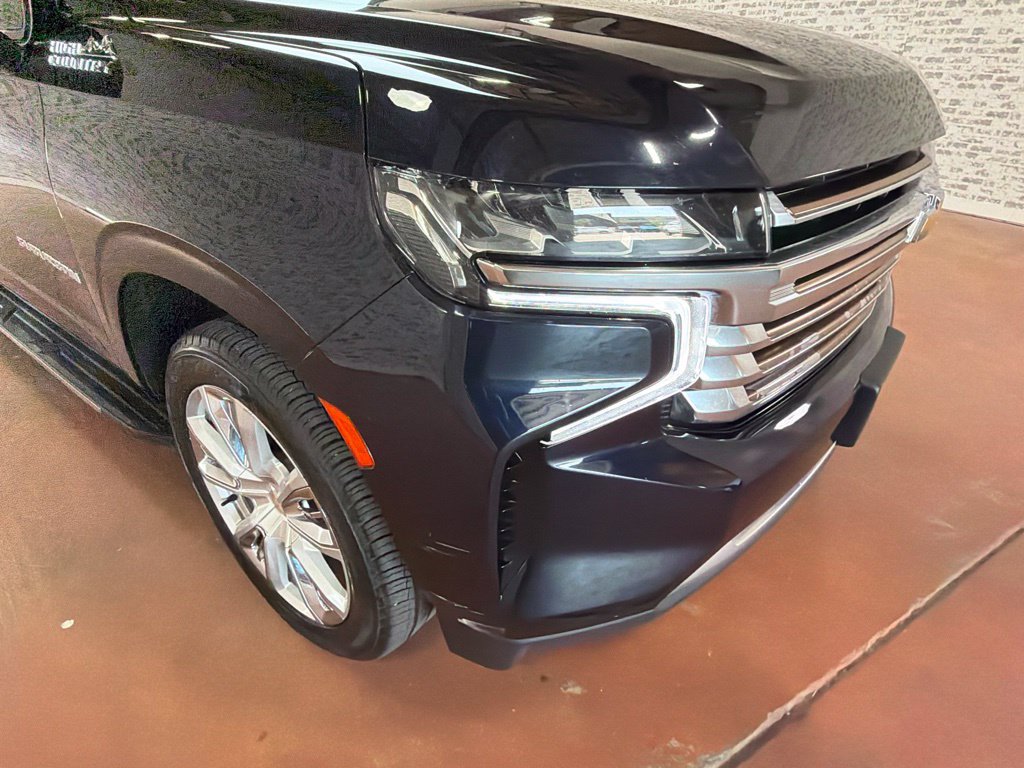 Used 2023 Chevrolet Suburban High Country AWD/4WD image 9