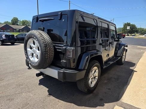 Used 2013 Jeep Wrangler Unlimited Sahara w/ Connectivity Group AWD/4WD image 7