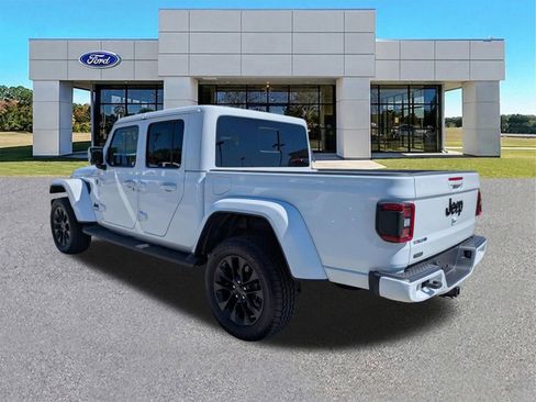 Used 2022 Jeep Gladiator Overland AWD/4WD image 3