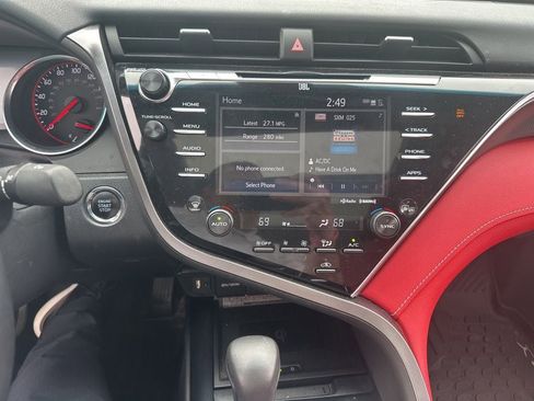 Certified 2018 Toyota Camry XSE FWD image 10