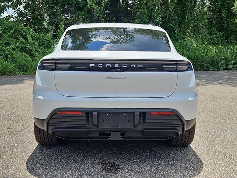 Certified 2025 Porsche Macan 4 Electric AWD/4WD image 6