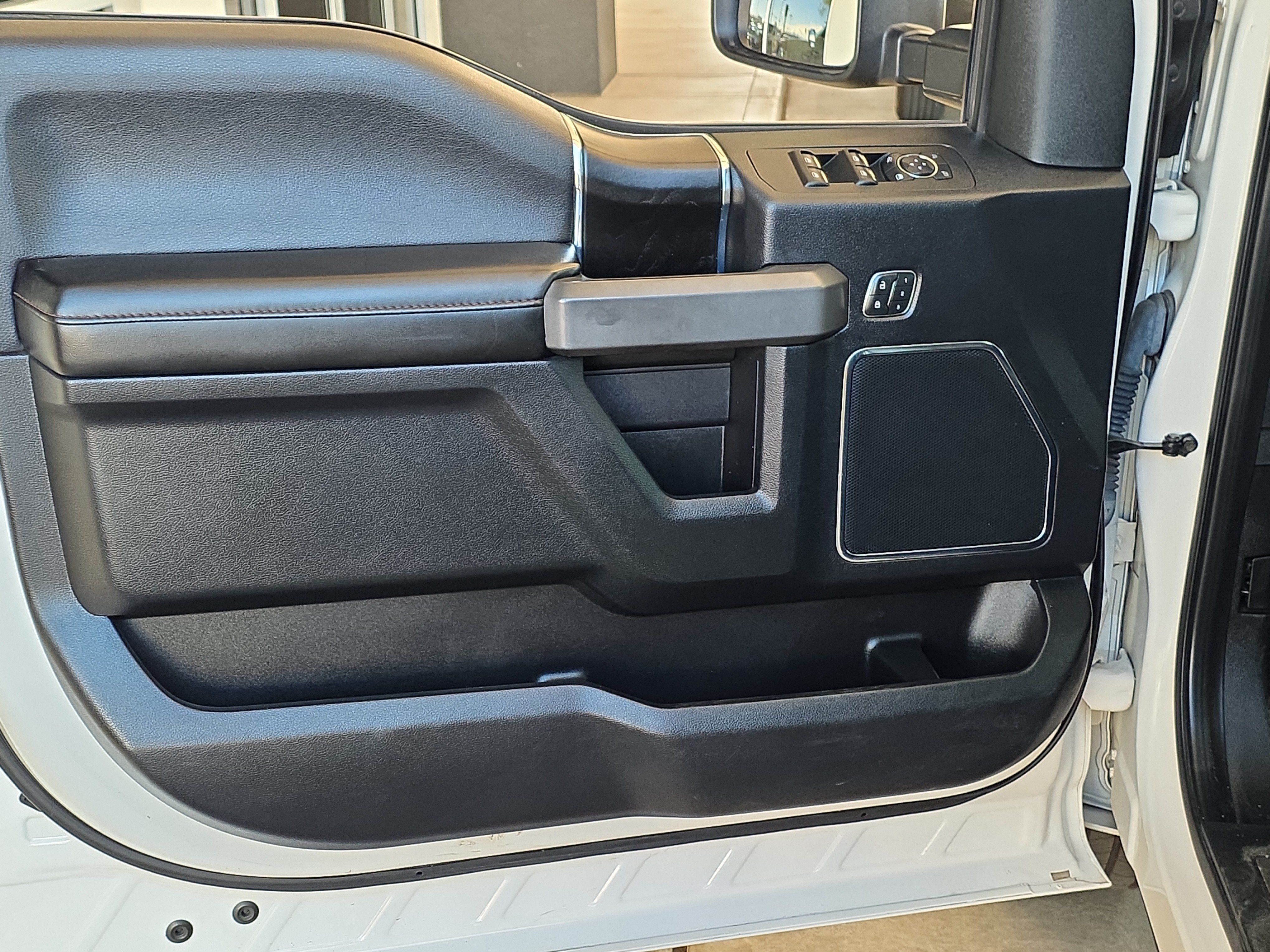 Used 2019 Ford F150 Platinum w/ Equipment Group 701A Luxury AWD/4WD image 10