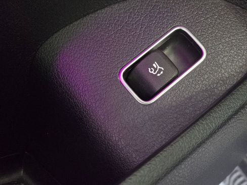 Used 2025 Mercedes-Benz GLE 350 4MATIC image 36