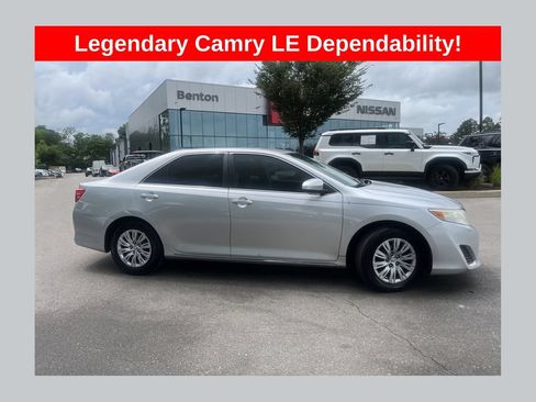 Used 2012 Toyota Camry LE FWD image 1